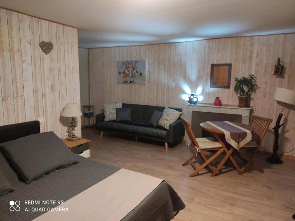 La Pierre Trouee Chambre D'Hotes Chateauneuf-de-Randon Bagian luar foto